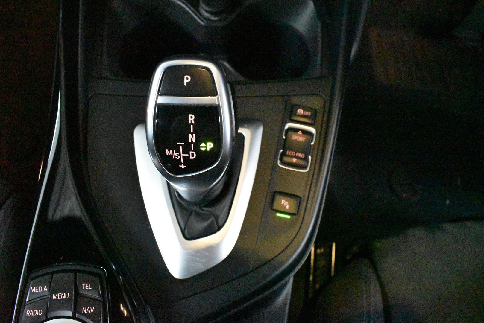2016 BMW 1 Series 125i M Sport — photo 20