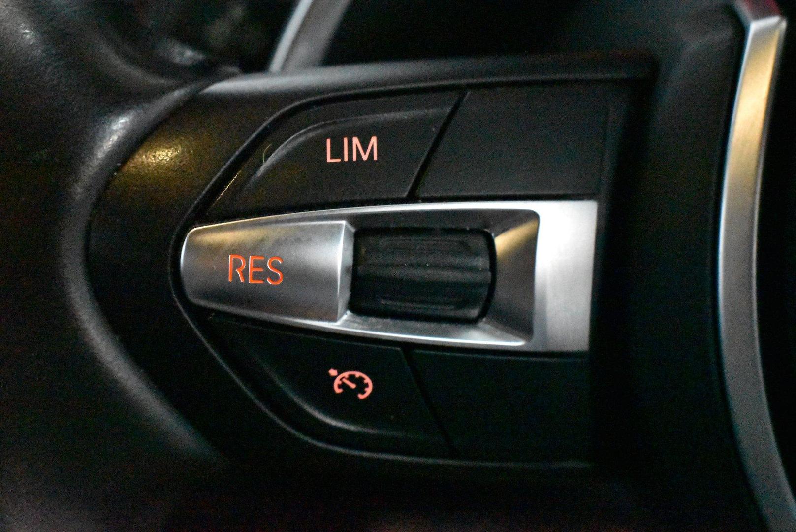 2016 BMW 1 Series 125i M Sport — photo 21