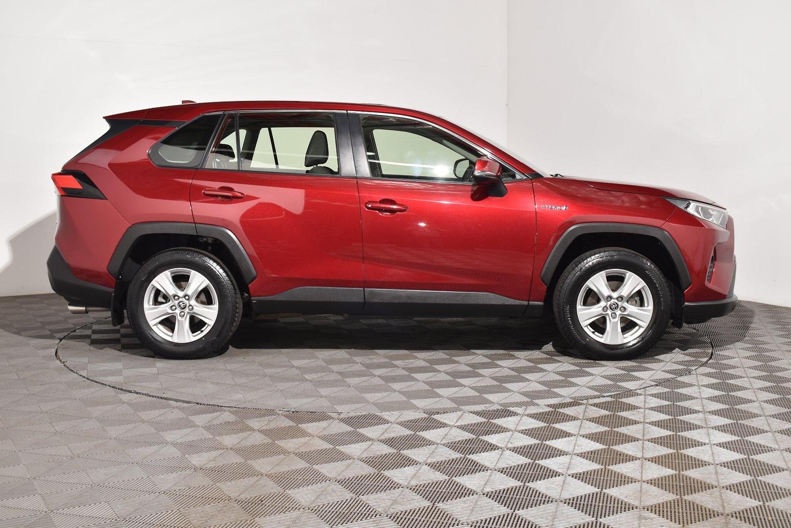 2020 Toyota RAV4 GX — photo 10