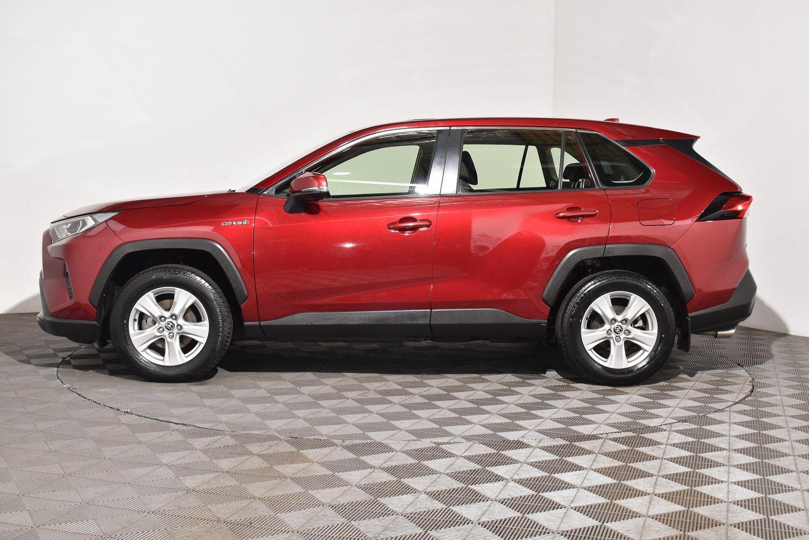 2020 Toyota RAV4 GX — photo 11