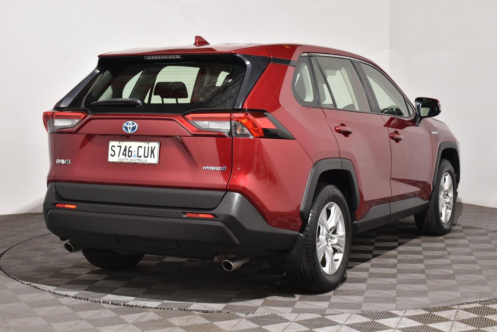 2020 Toyota RAV4 GX — photo 14