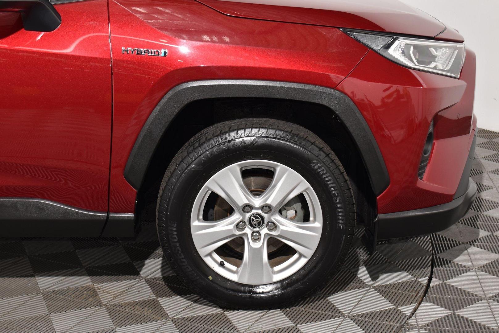2020 Toyota RAV4 GX — photo 18
