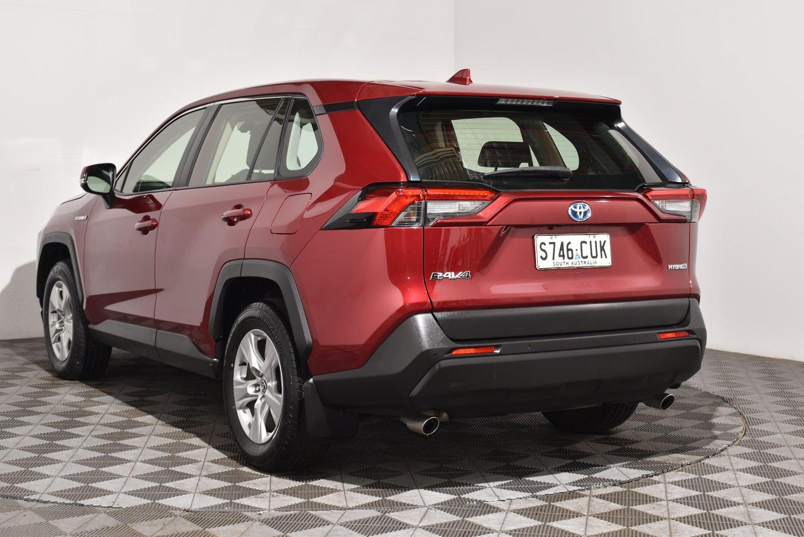 2020 Toyota RAV4 GX — photo 2