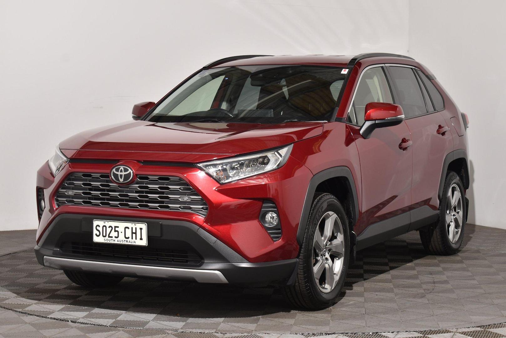 2020 Toyota RAV4 GXL — photo 13