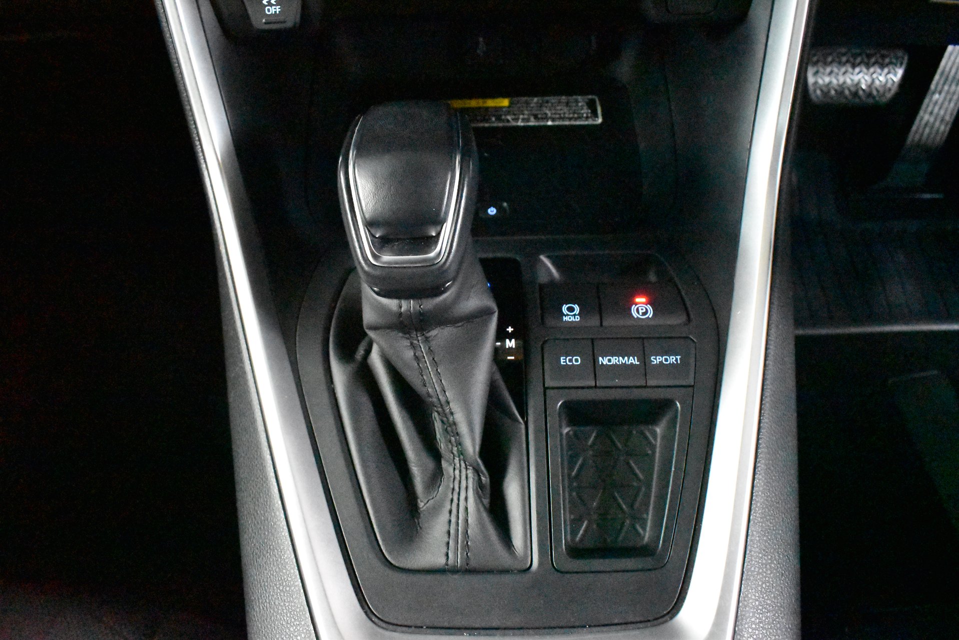 2020 Toyota RAV4 GXL — photo 20