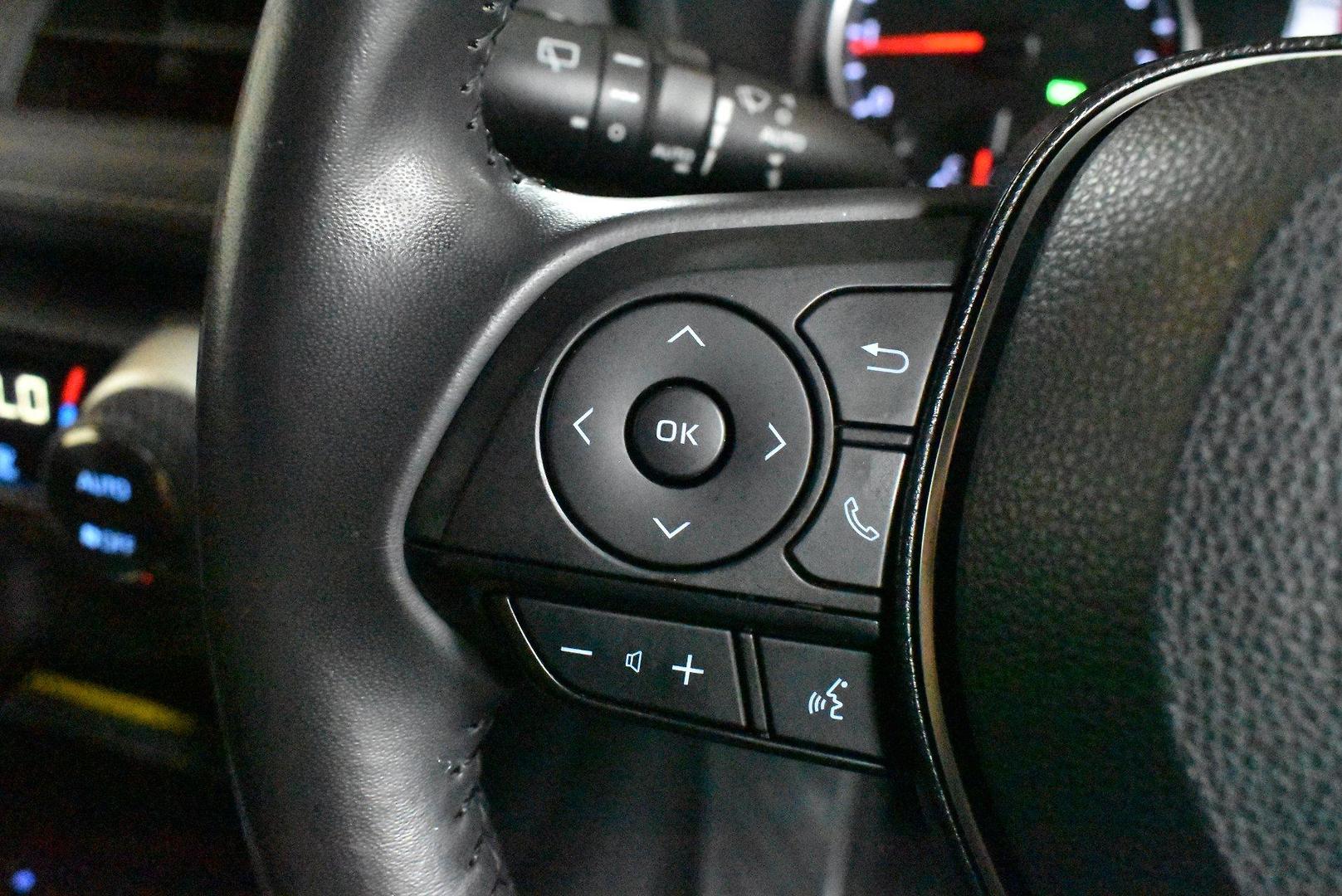 2020 Toyota RAV4 GXL — photo 21