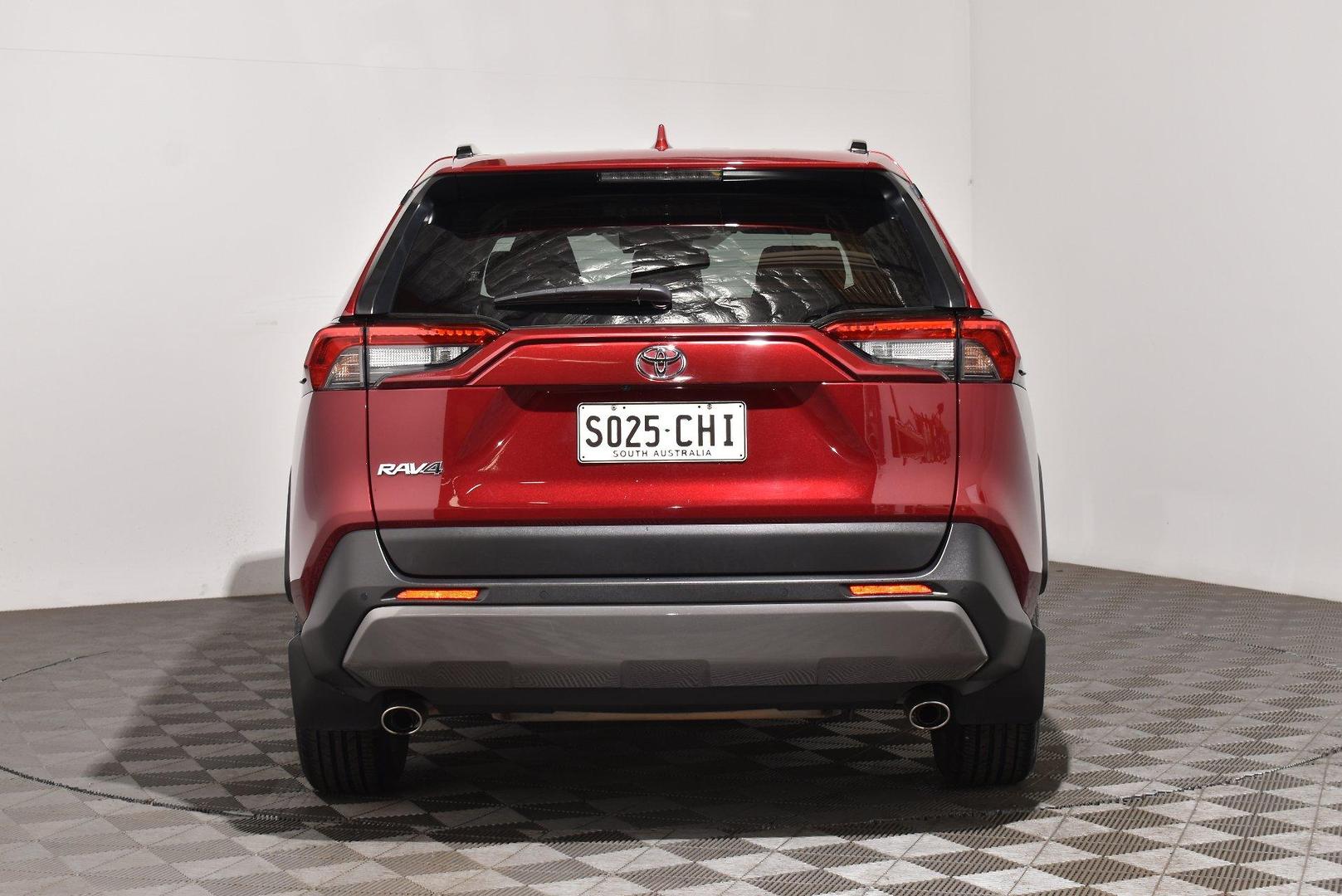 2020 Toyota RAV4 GXL — photo 4