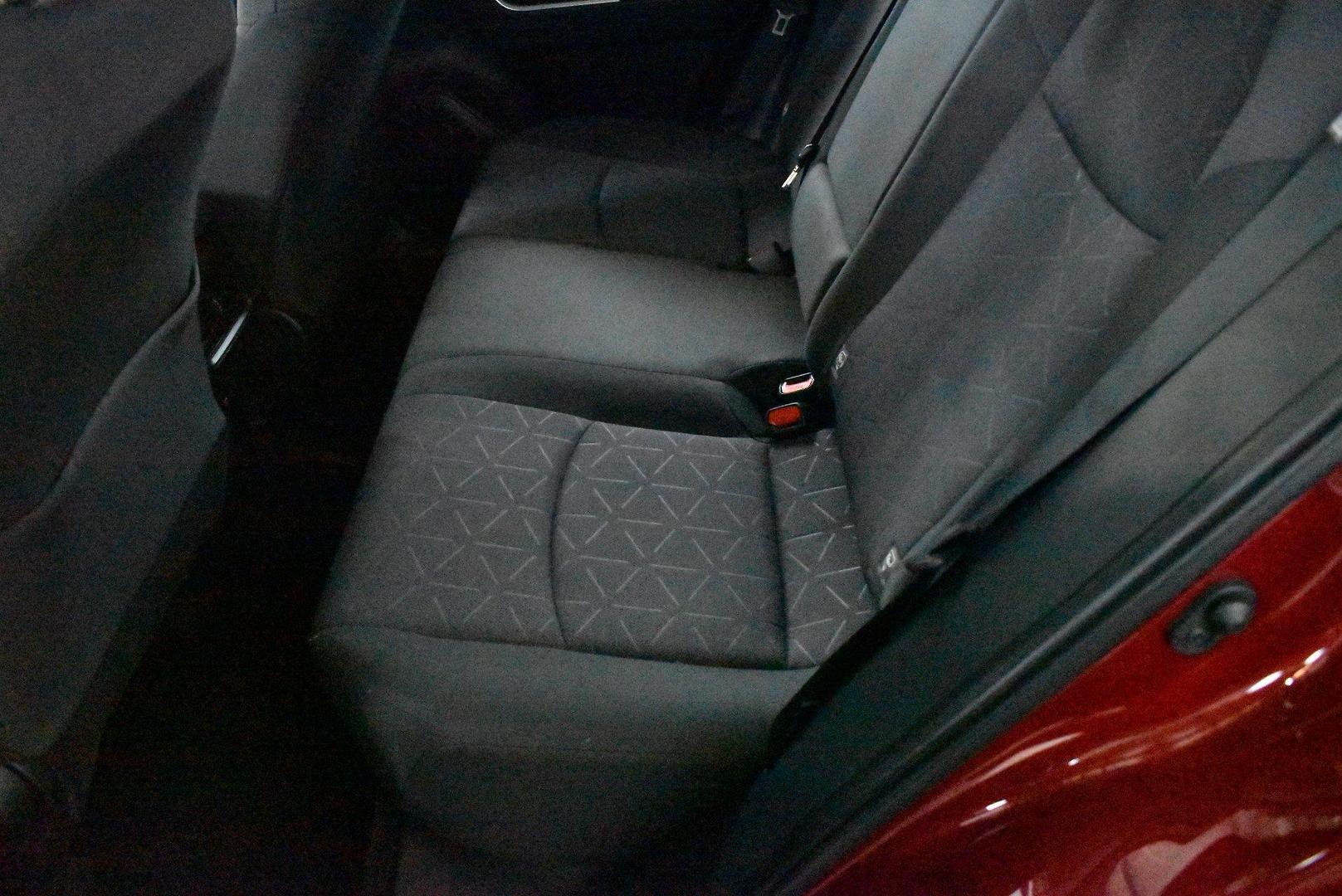 2020 Toyota RAV4 GXL — photo 8