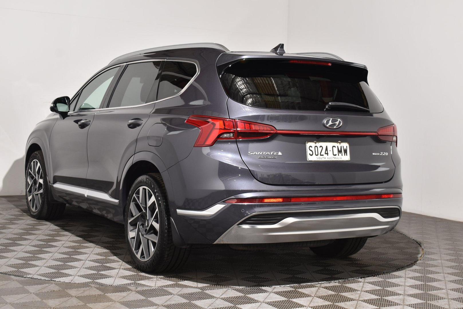2021 Hyundai Santa Fe Highlander — photo 2