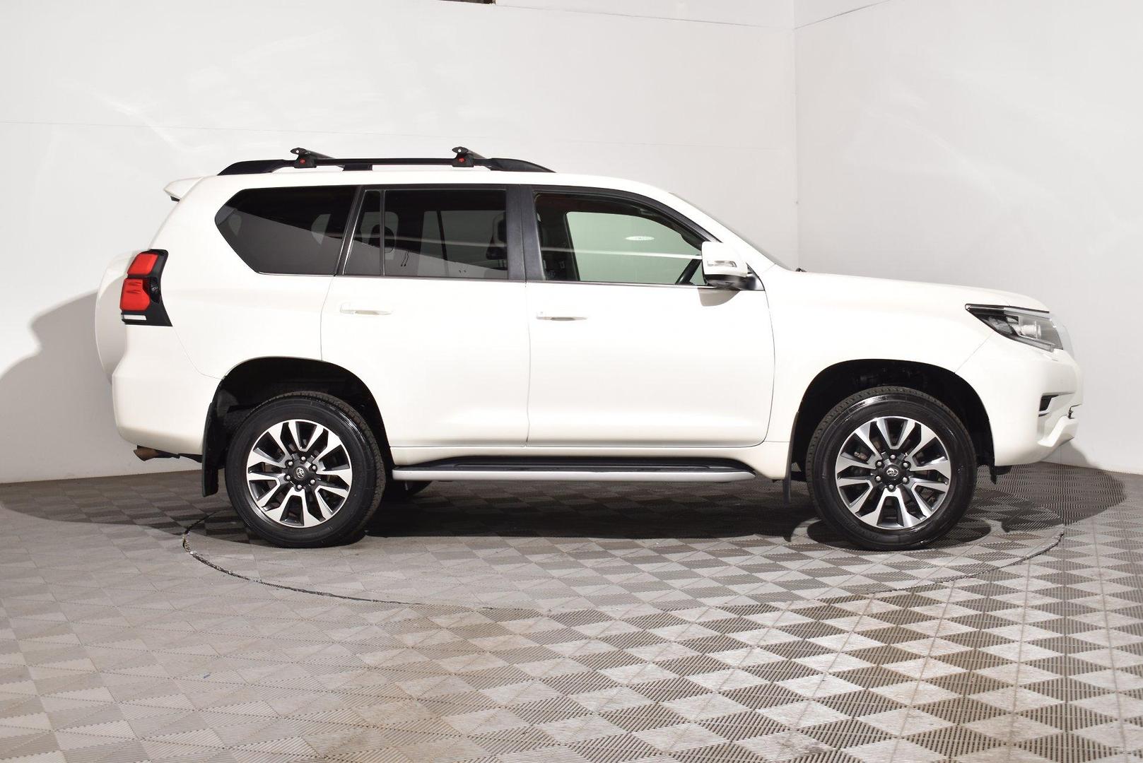 2021 Toyota Landcruiser Prado VX — photo 10