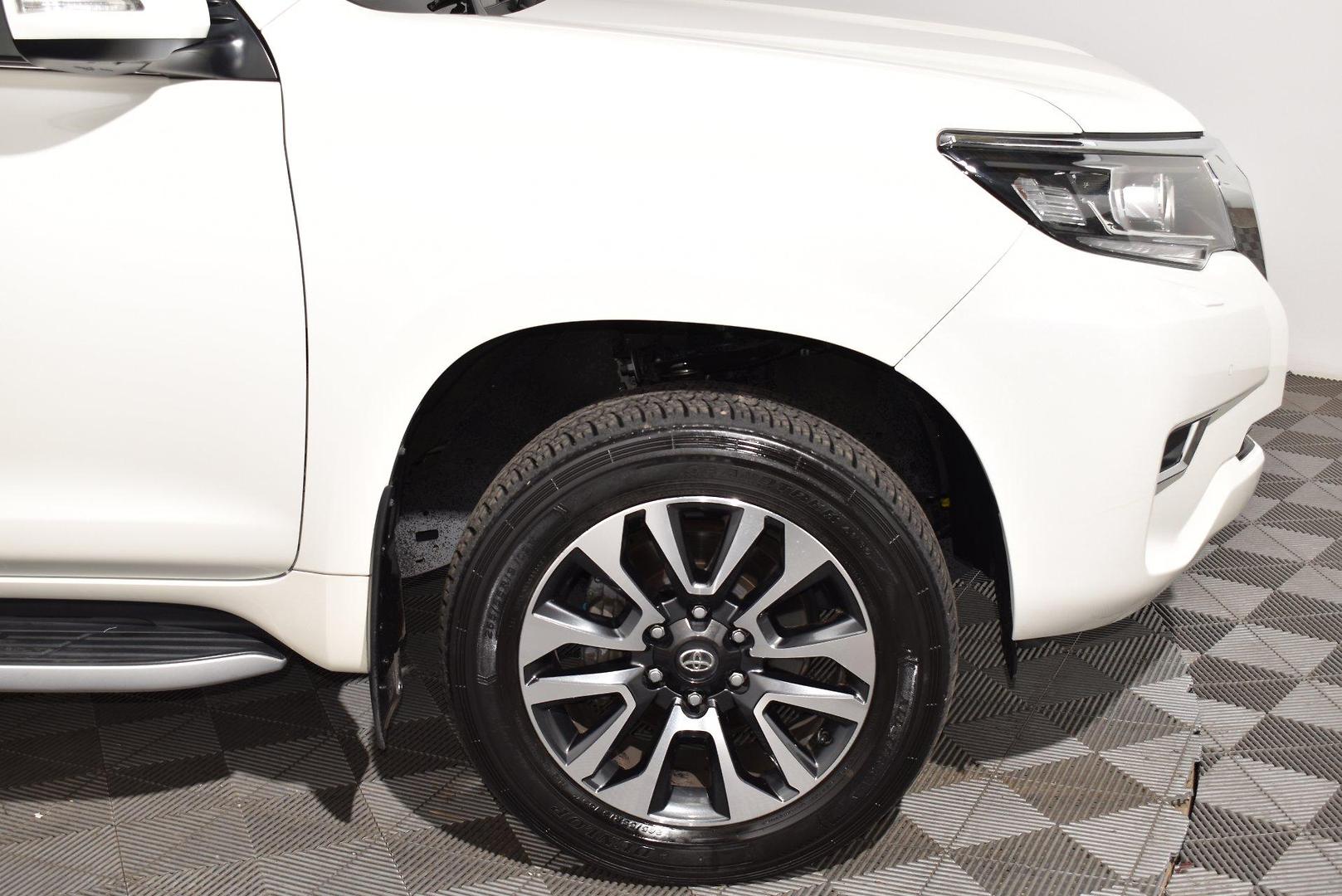 2021 Toyota Landcruiser Prado VX — photo 18