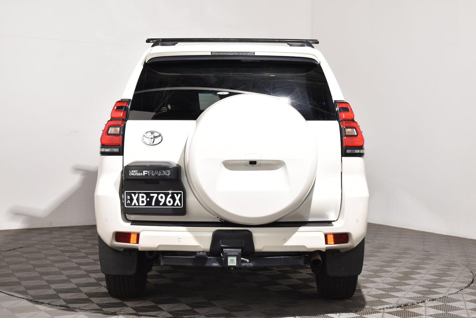 2021 Toyota Landcruiser Prado VX — photo 4