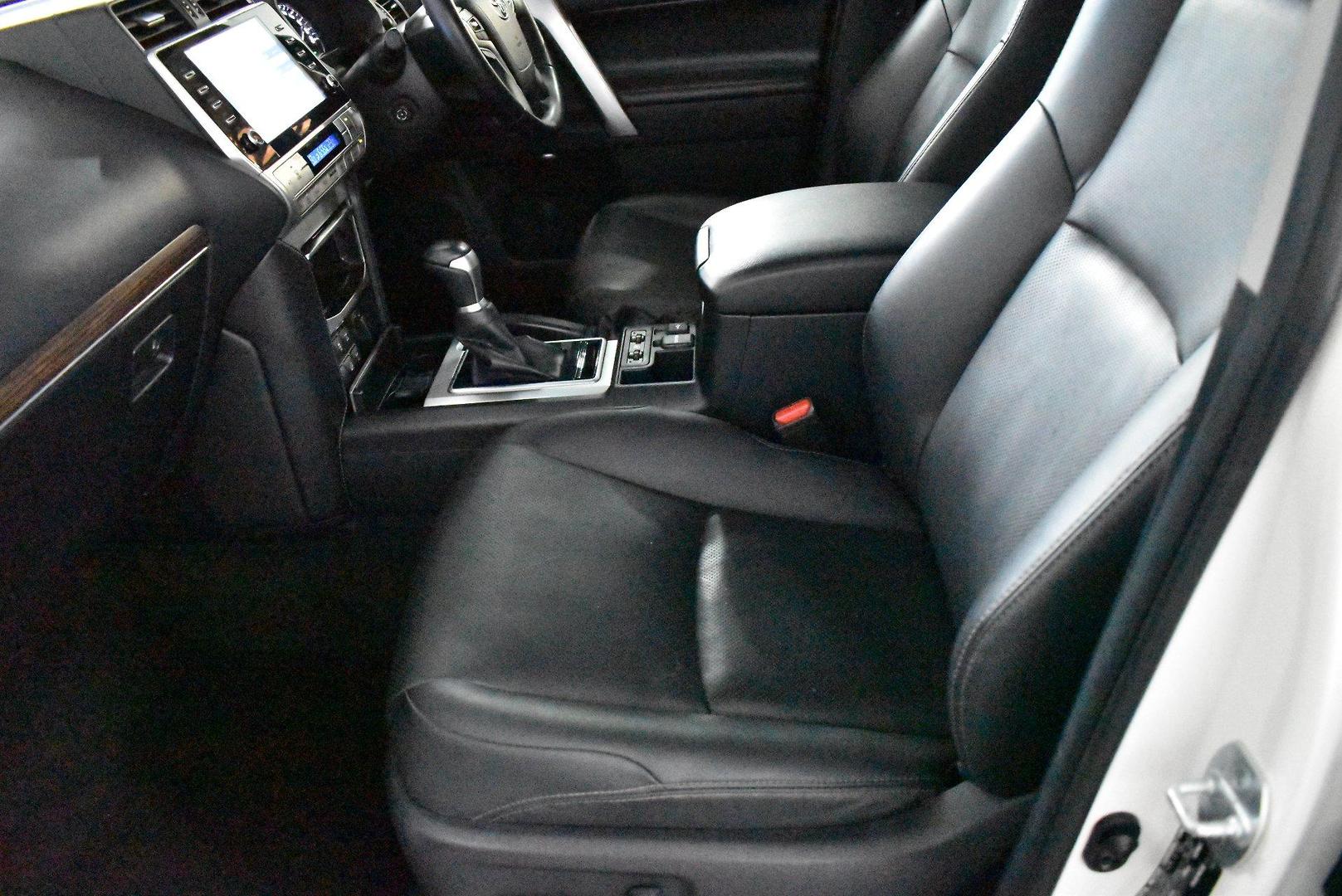 2021 Toyota Landcruiser Prado VX — photo 7