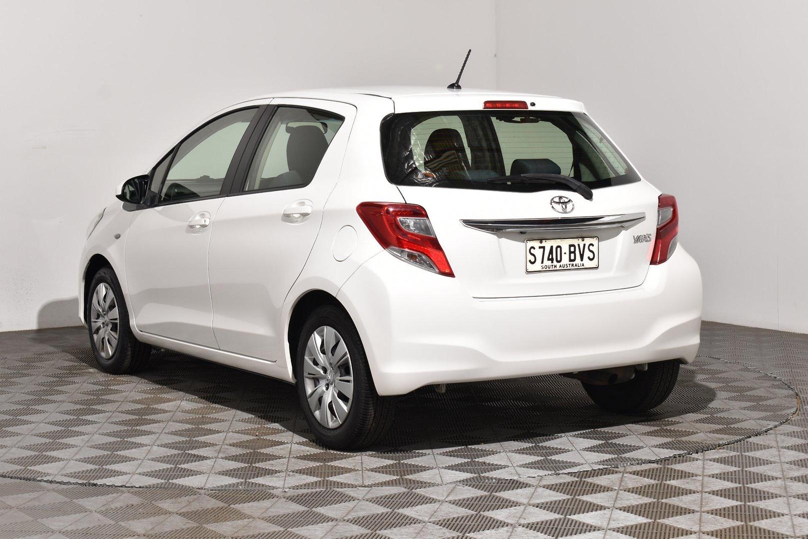 2016 Toyota Yaris Ascent — photo 2