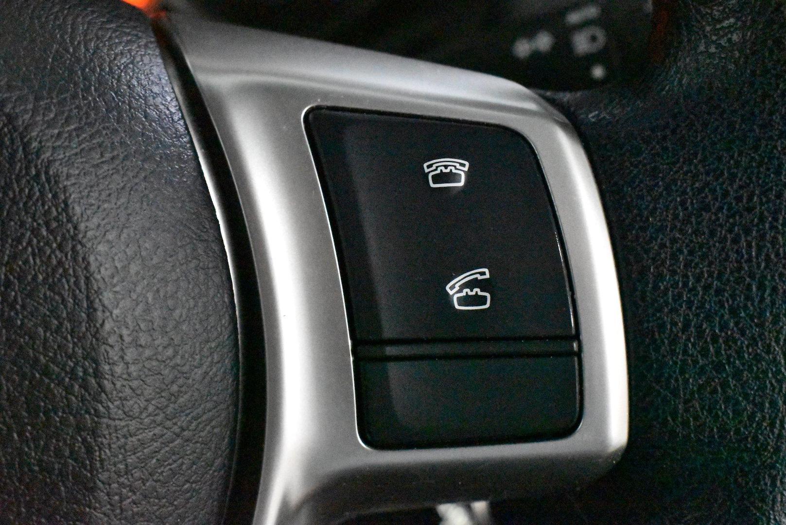2016 Toyota Yaris Ascent — photo 22