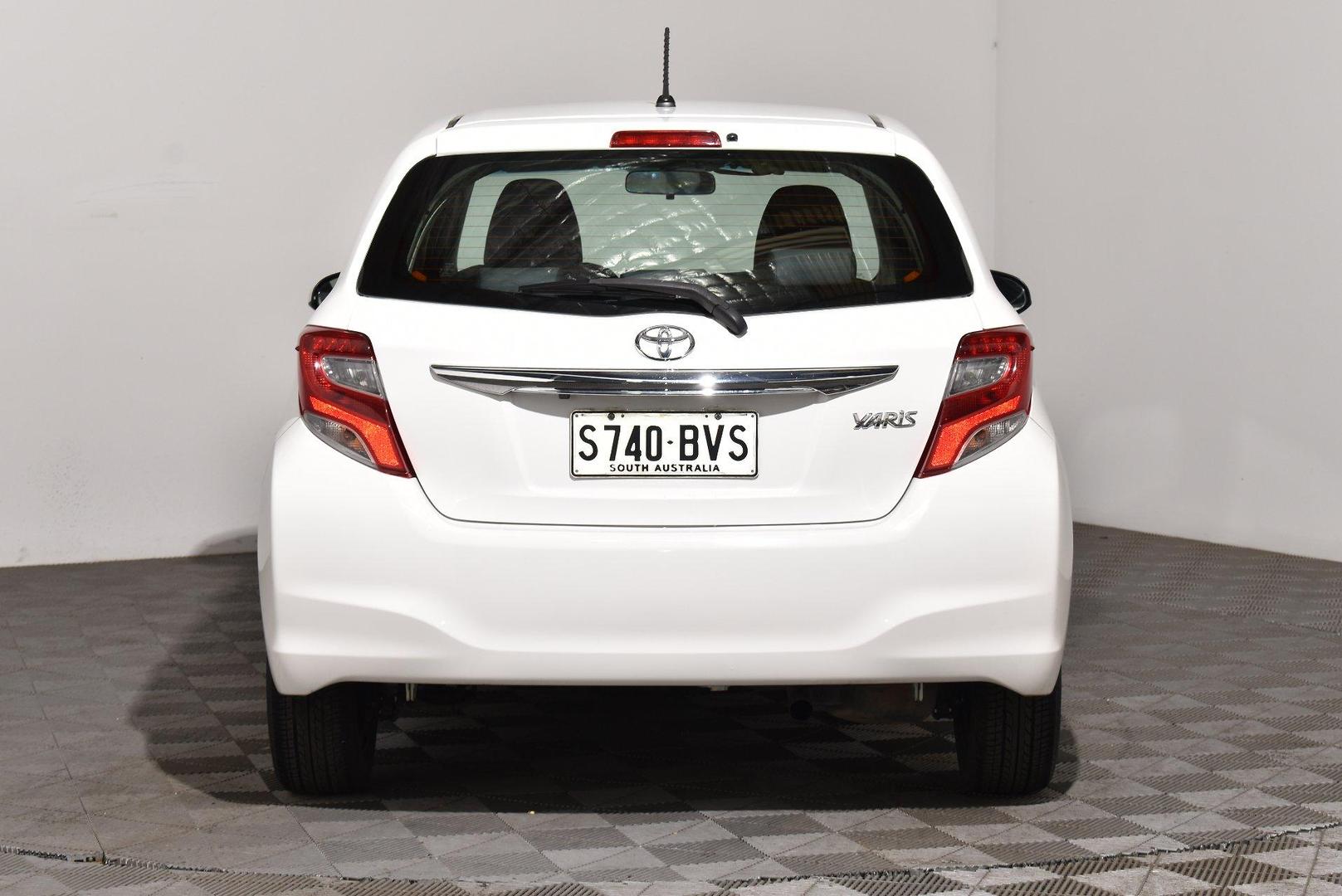 2016 Toyota Yaris Ascent — photo 4