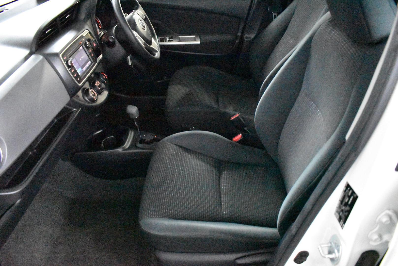 2016 Toyota Yaris Ascent — photo 7