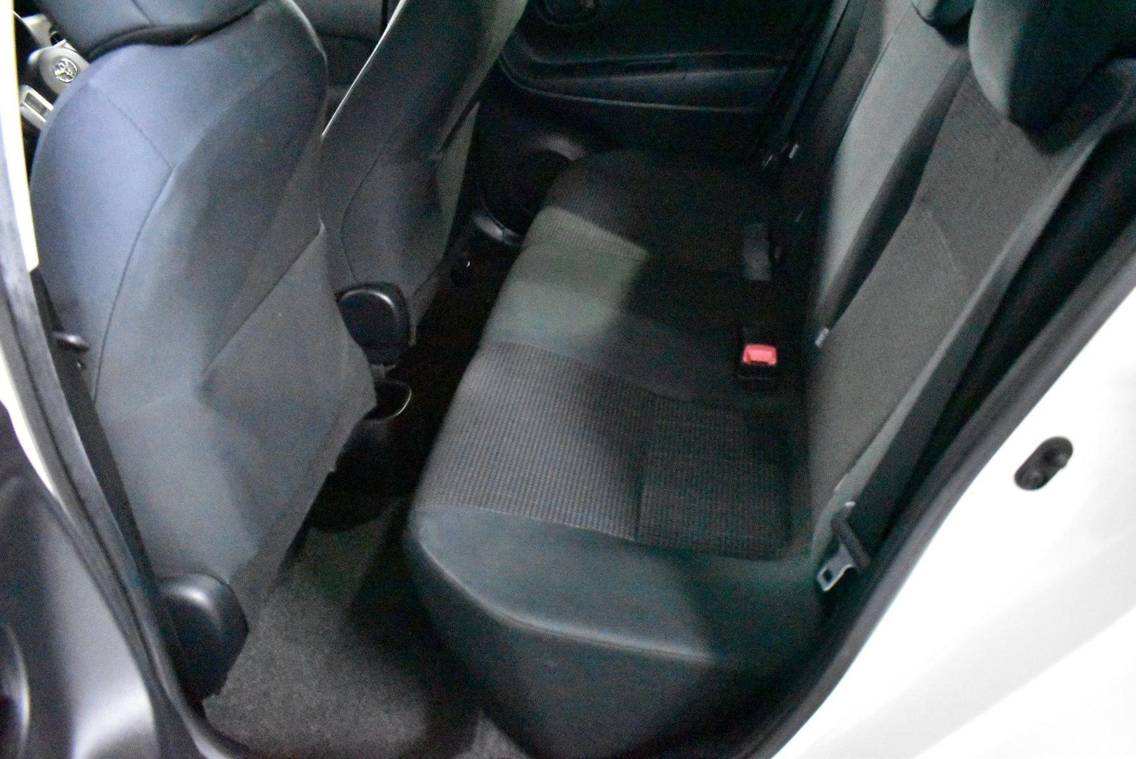 2016 Toyota Yaris Ascent — photo 8