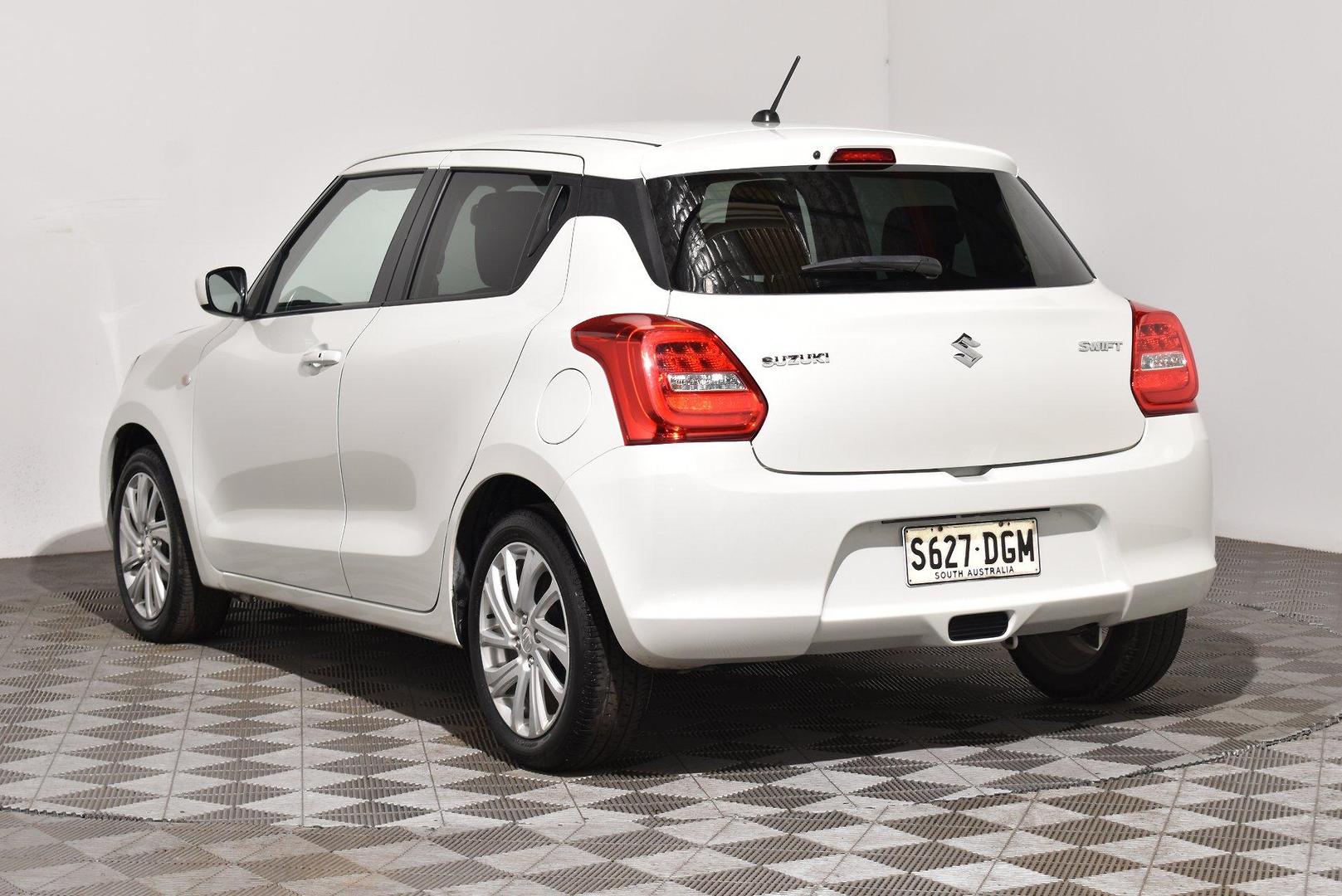 2022 Suzuki Swift GL S — photo 2