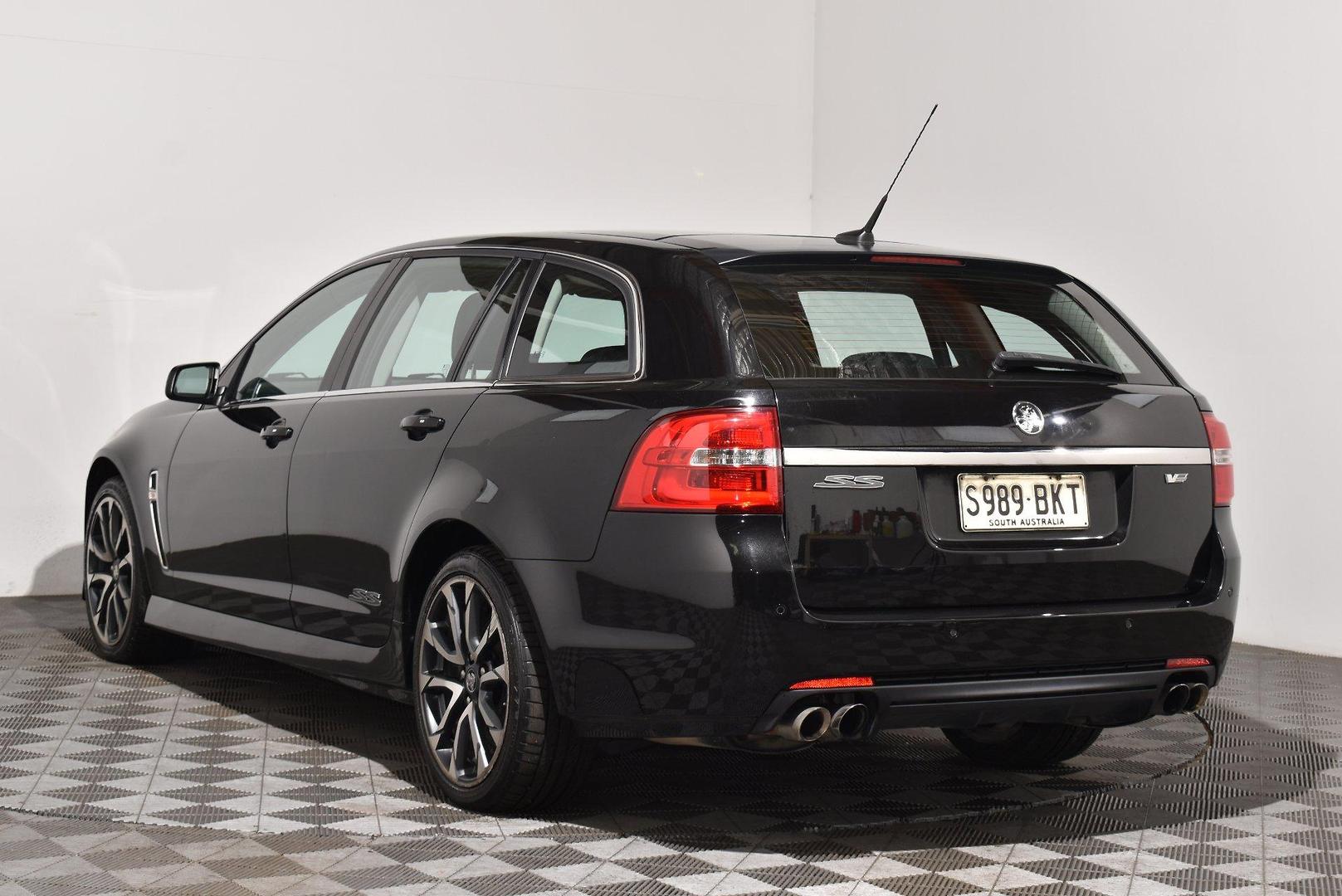 2016 Holden Commodore SS V — photo 2
