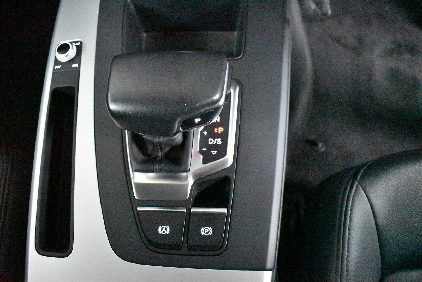 2021 Audi Q5 40 TDI — photo 20