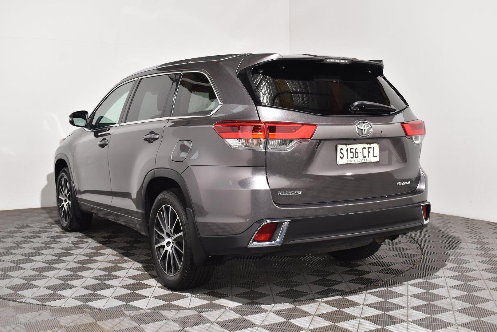 2019 Toyota Kluger Grande — photo 2
