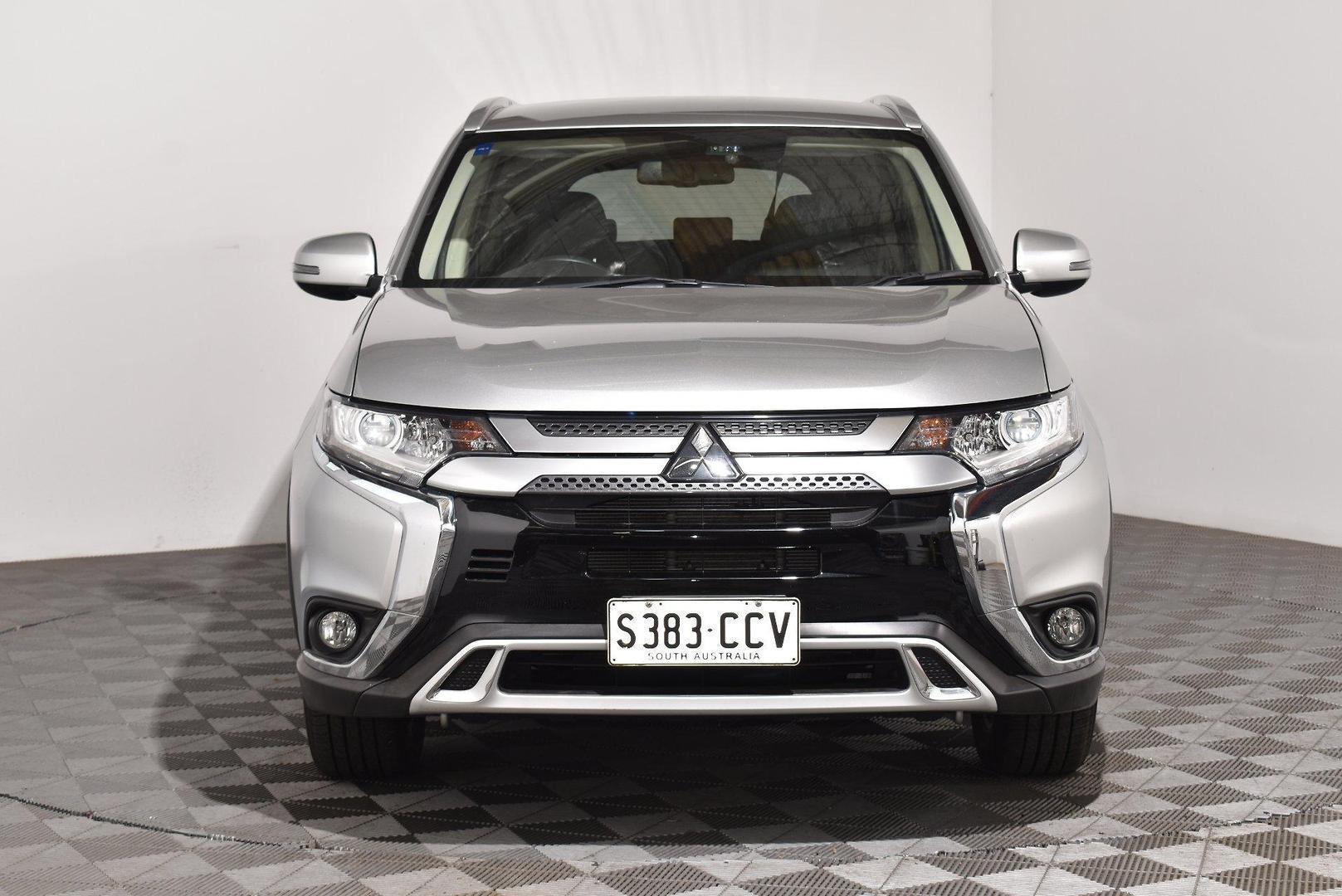 2019 Mitsubishi Outlander LS — photo 3