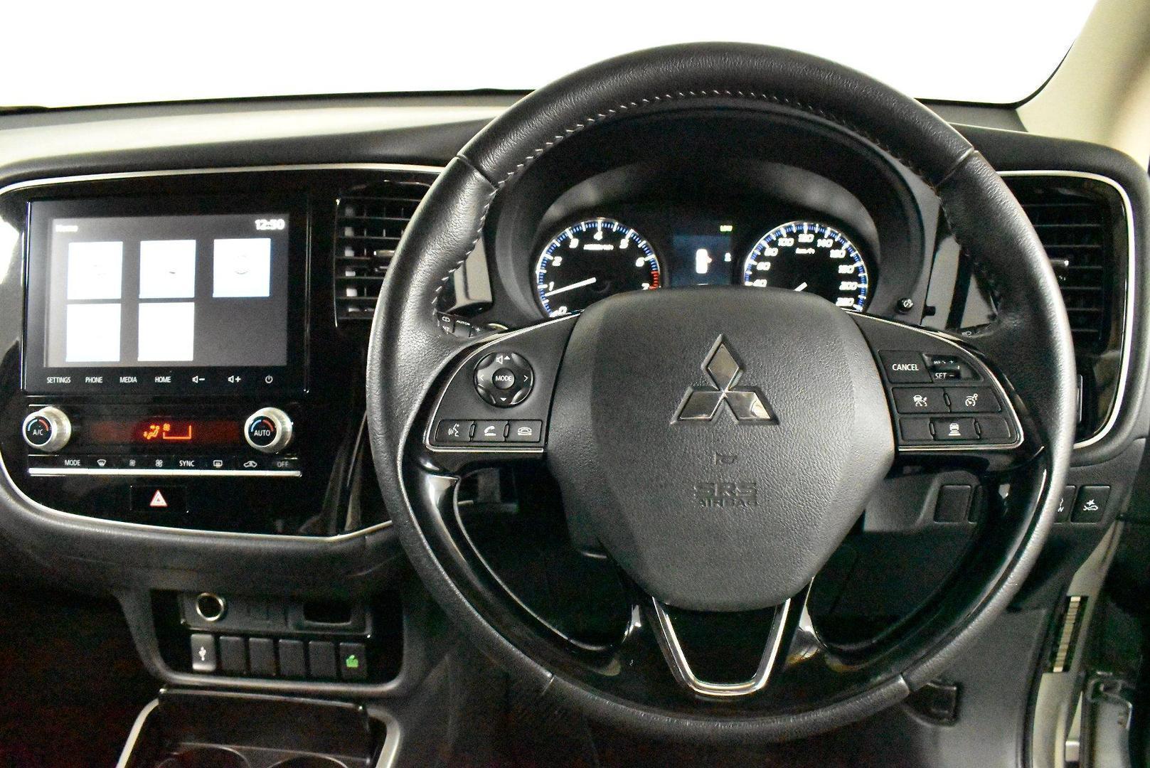 2019 Mitsubishi Outlander LS — photo 5