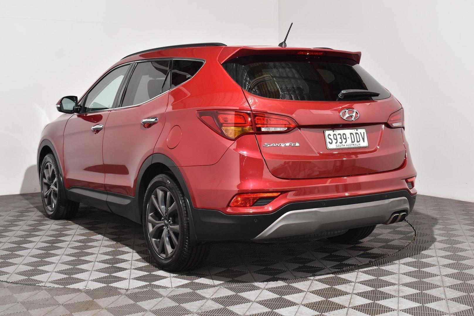 2017 Hyundai Santa Fe Active X — photo 2