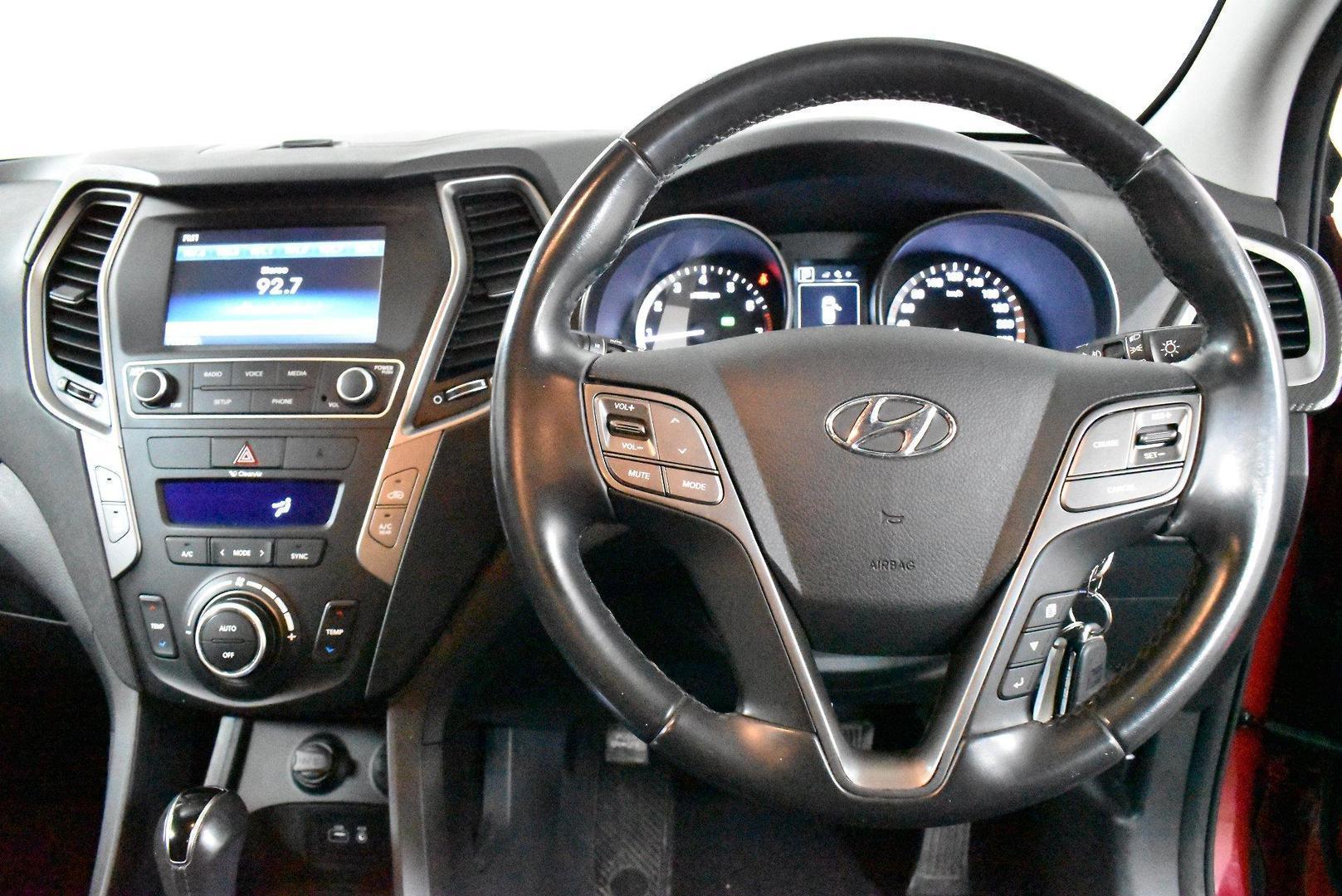 2017 Hyundai Santa Fe Active X — photo 5