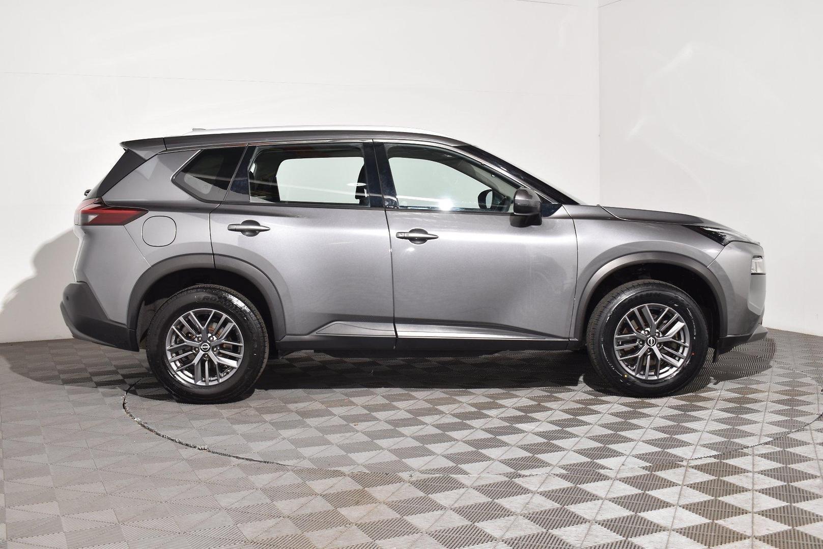 2023 Nissan X-TRAIL ST — photo 10
