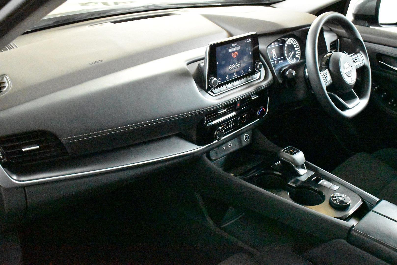 2023 Nissan X-TRAIL ST — photo 6