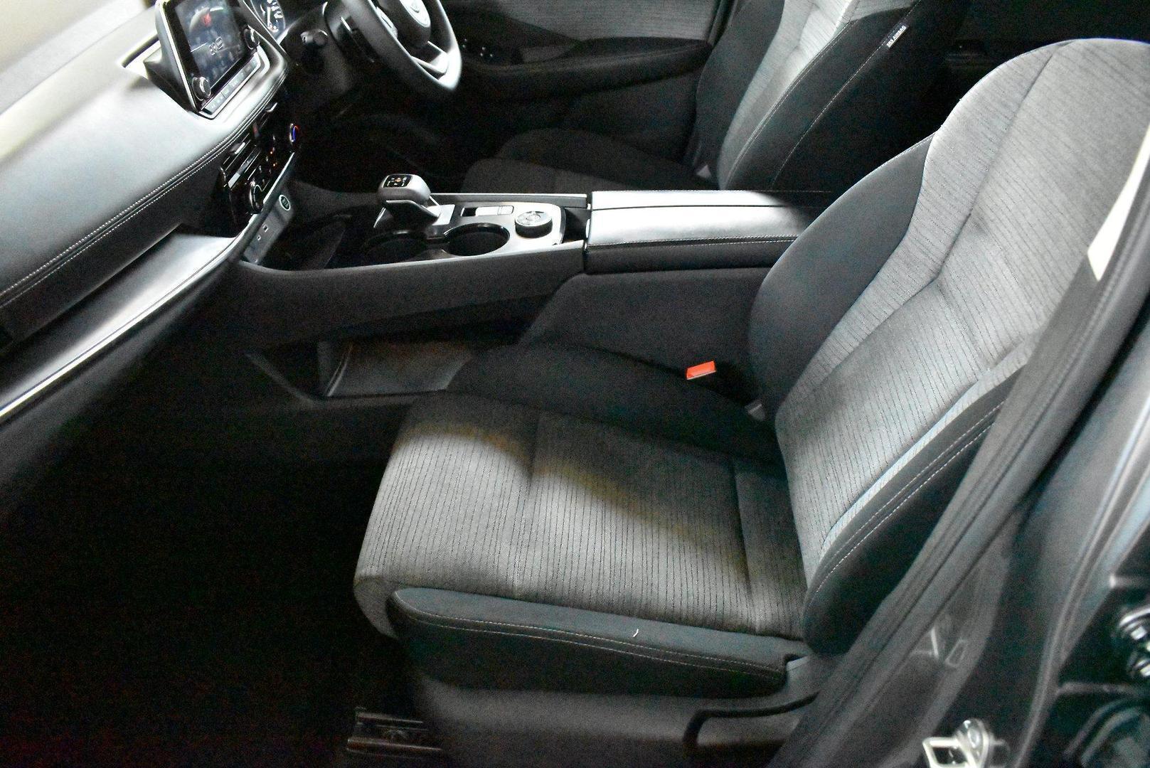 2023 Nissan X-TRAIL ST — photo 7
