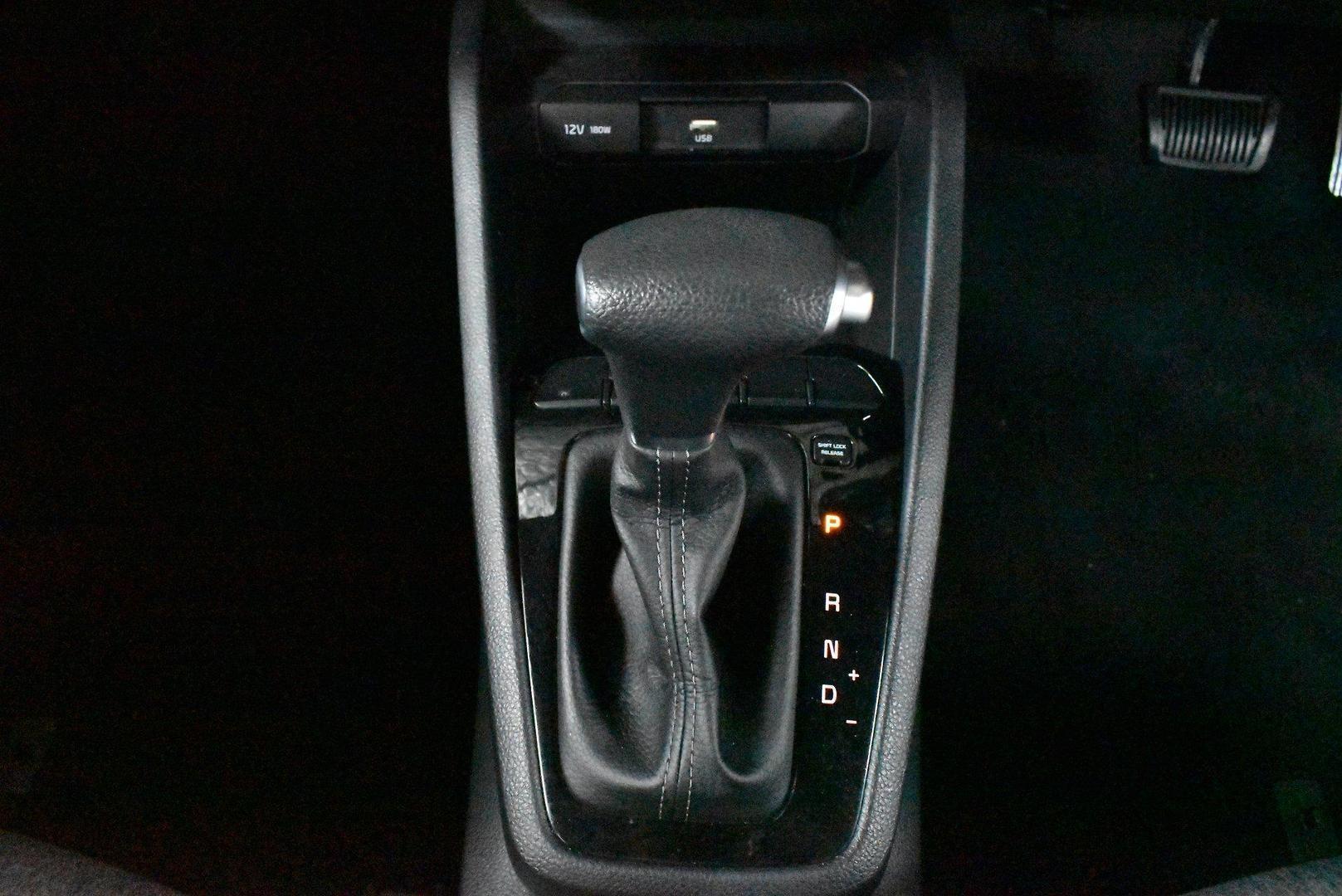 2021 Kia Stonic S — photo 20