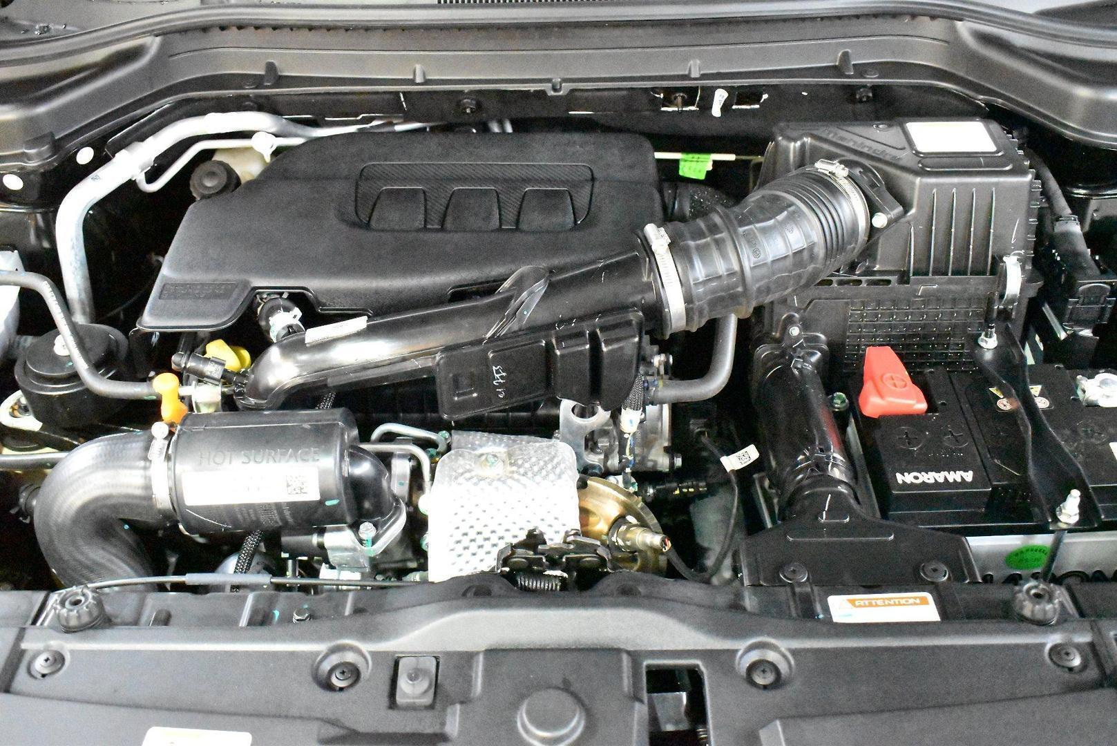 2025 Mahindra XUV3XO AX7L — photo 15