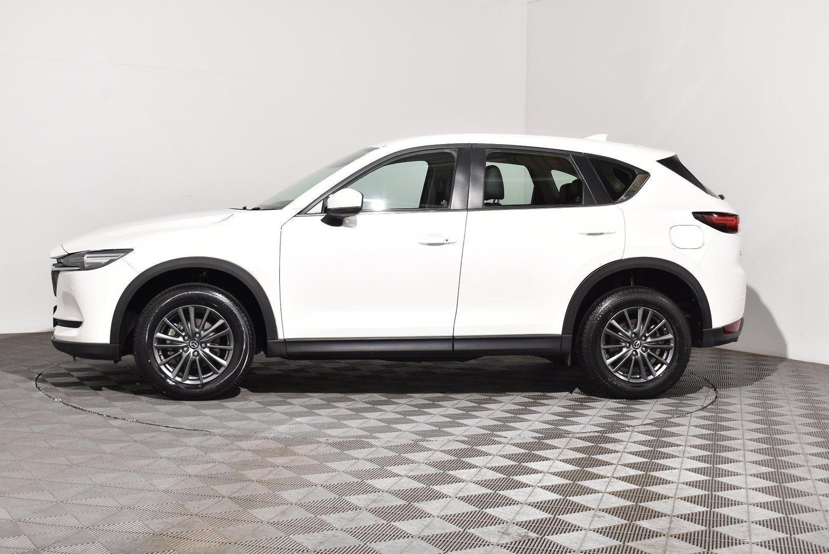 2021 Mazda CX-5 Touring — photo 10