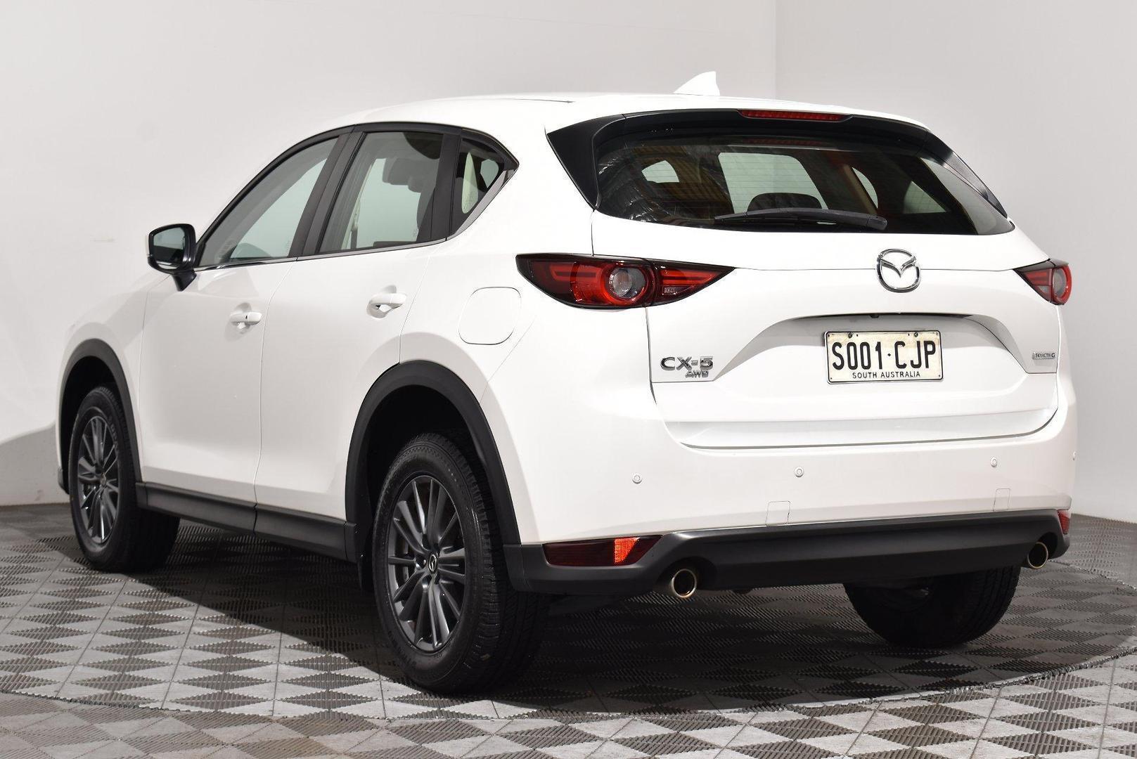 2021 Mazda CX-5 Touring — photo 2