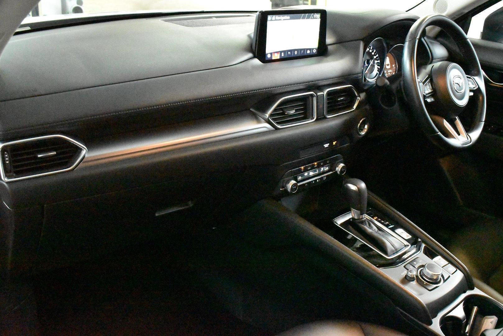 2021 Mazda CX-5 Touring — photo 6