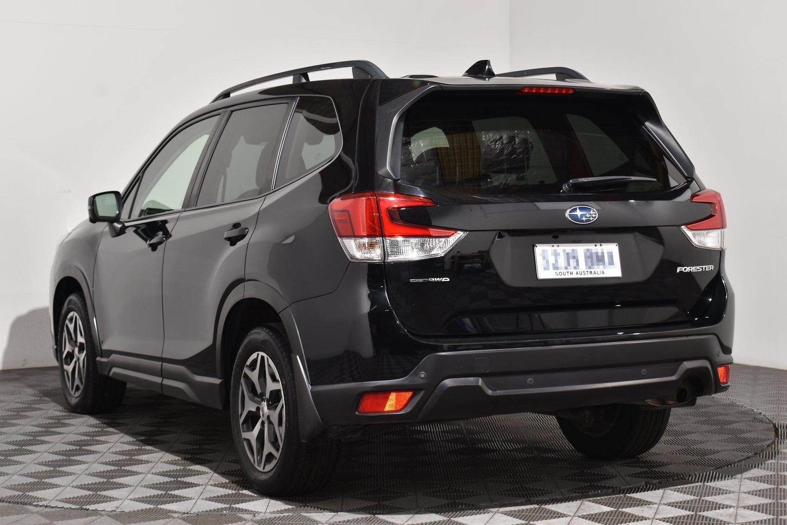 2019 Subaru Forester 25iL — photo 2