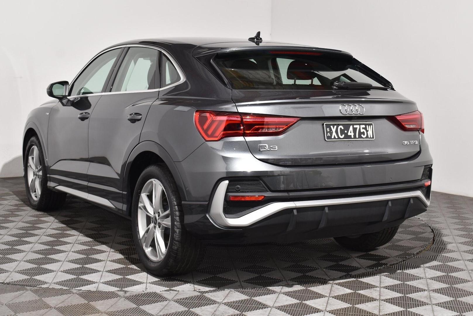 2022 Audi Q3 35 TFSI S line — photo 2