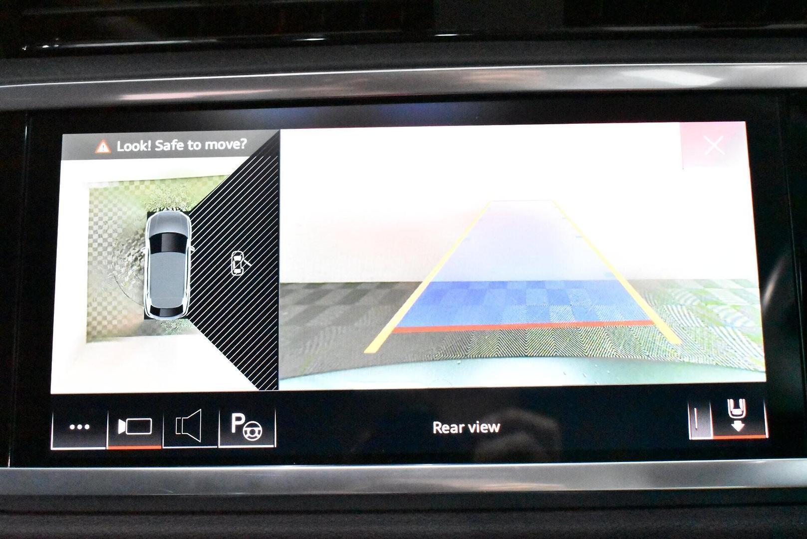 2022 Audi Q3 35 TFSI S line — photo 23