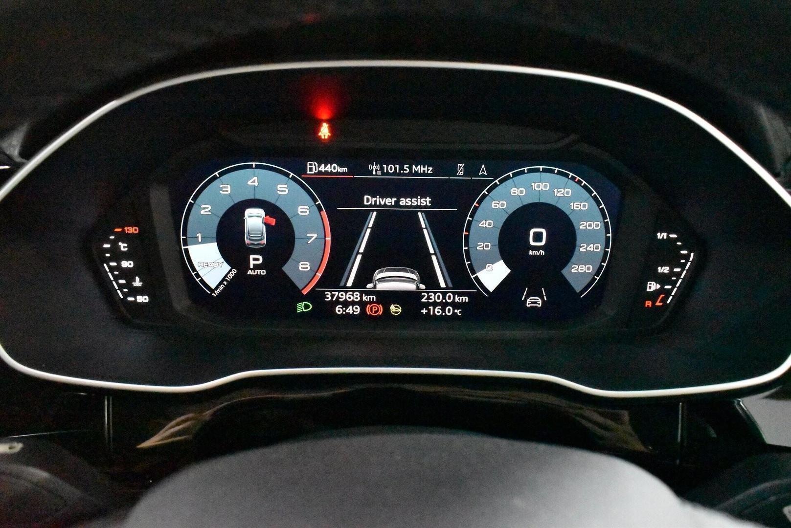 2022 Audi Q3 35 TFSI S line — photo 25
