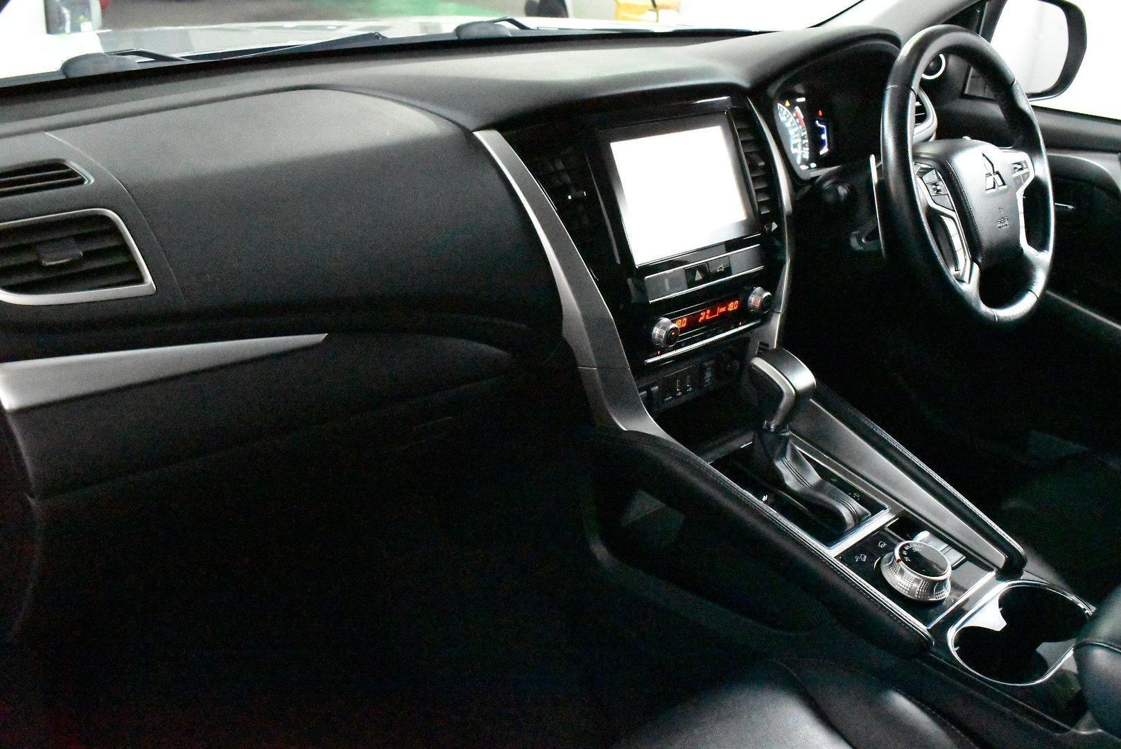2021 Mitsubishi Pajero Sport Exceed — photo 6