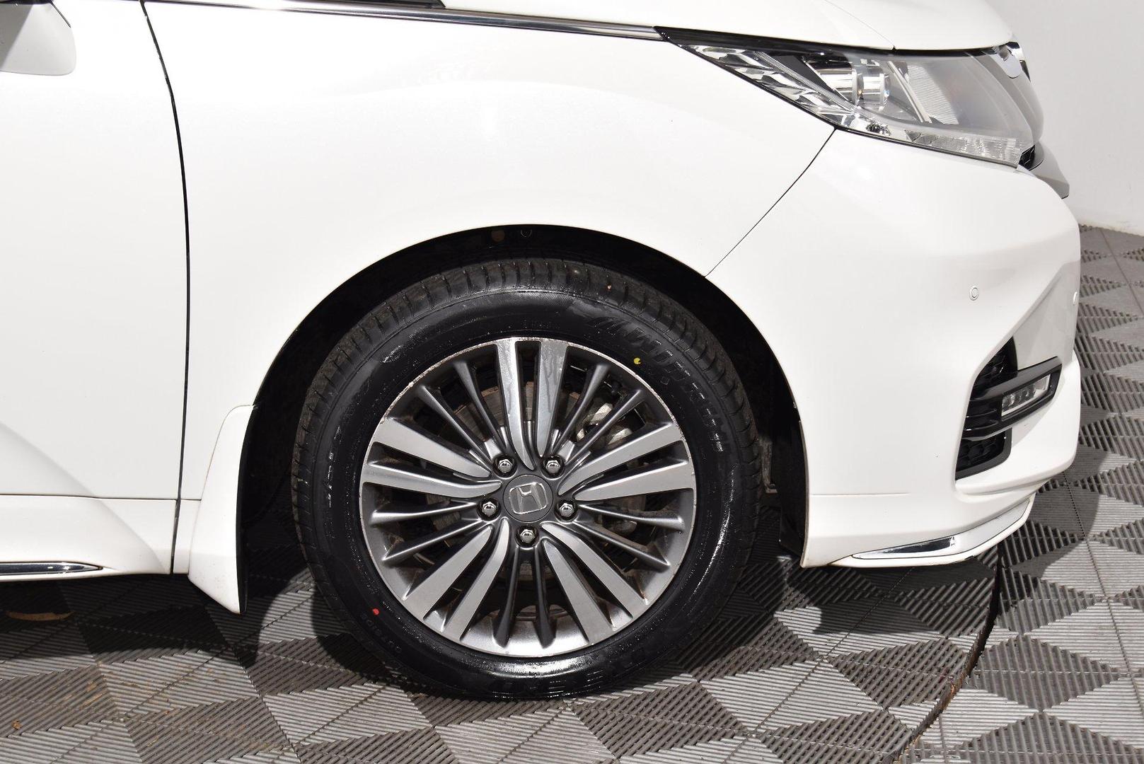 2018 Honda Odyssey VTiL — photo 20