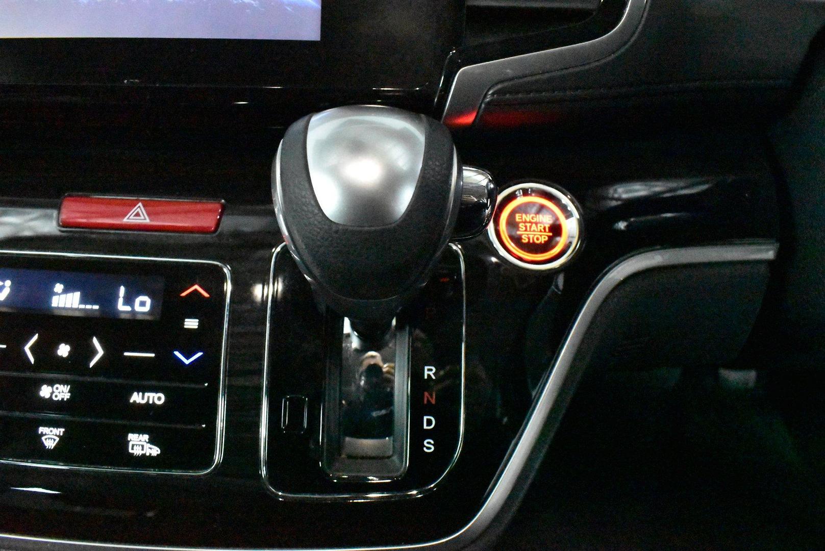 2018 Honda Odyssey VTiL — photo 22