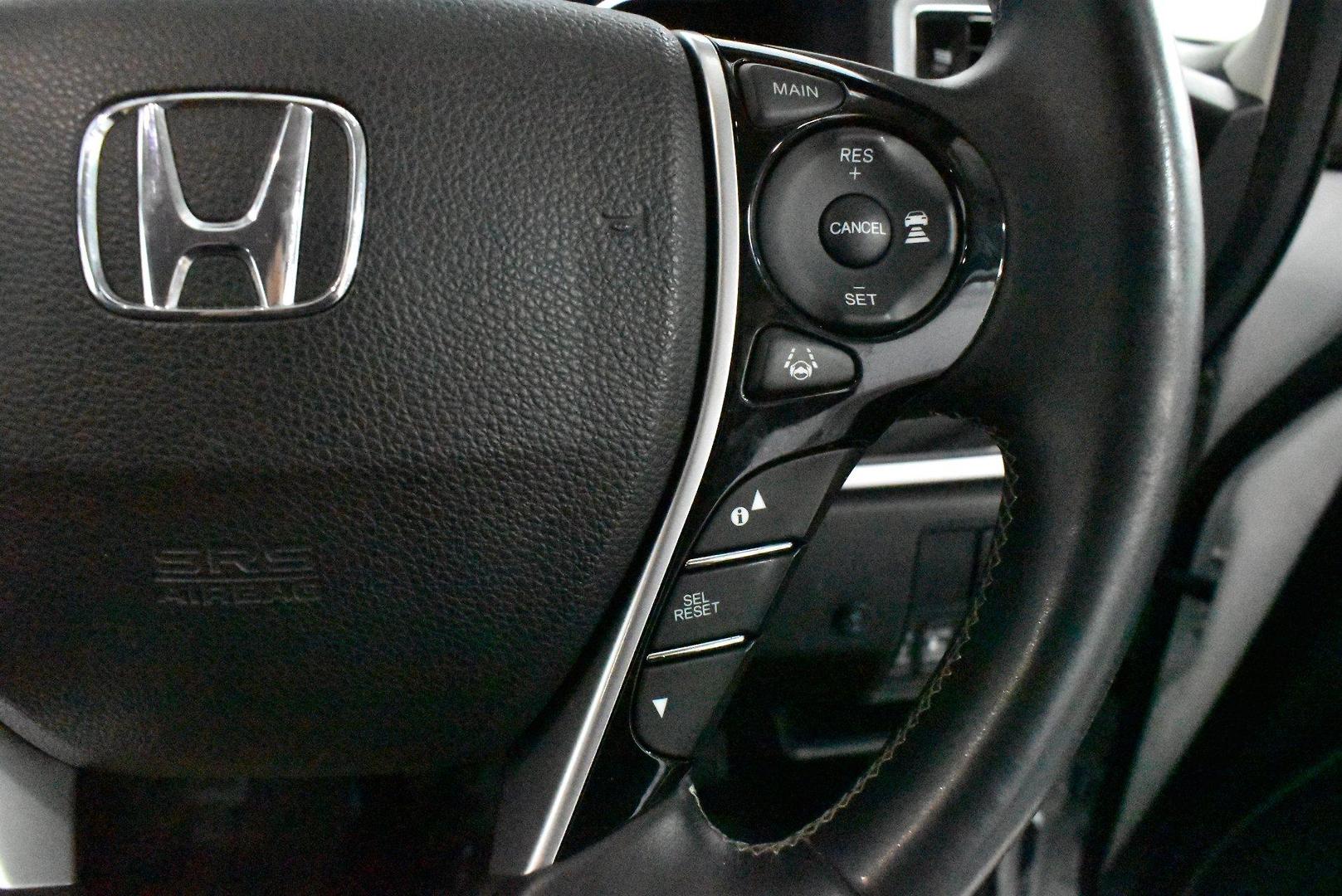 2018 Honda Odyssey VTiL — photo 24