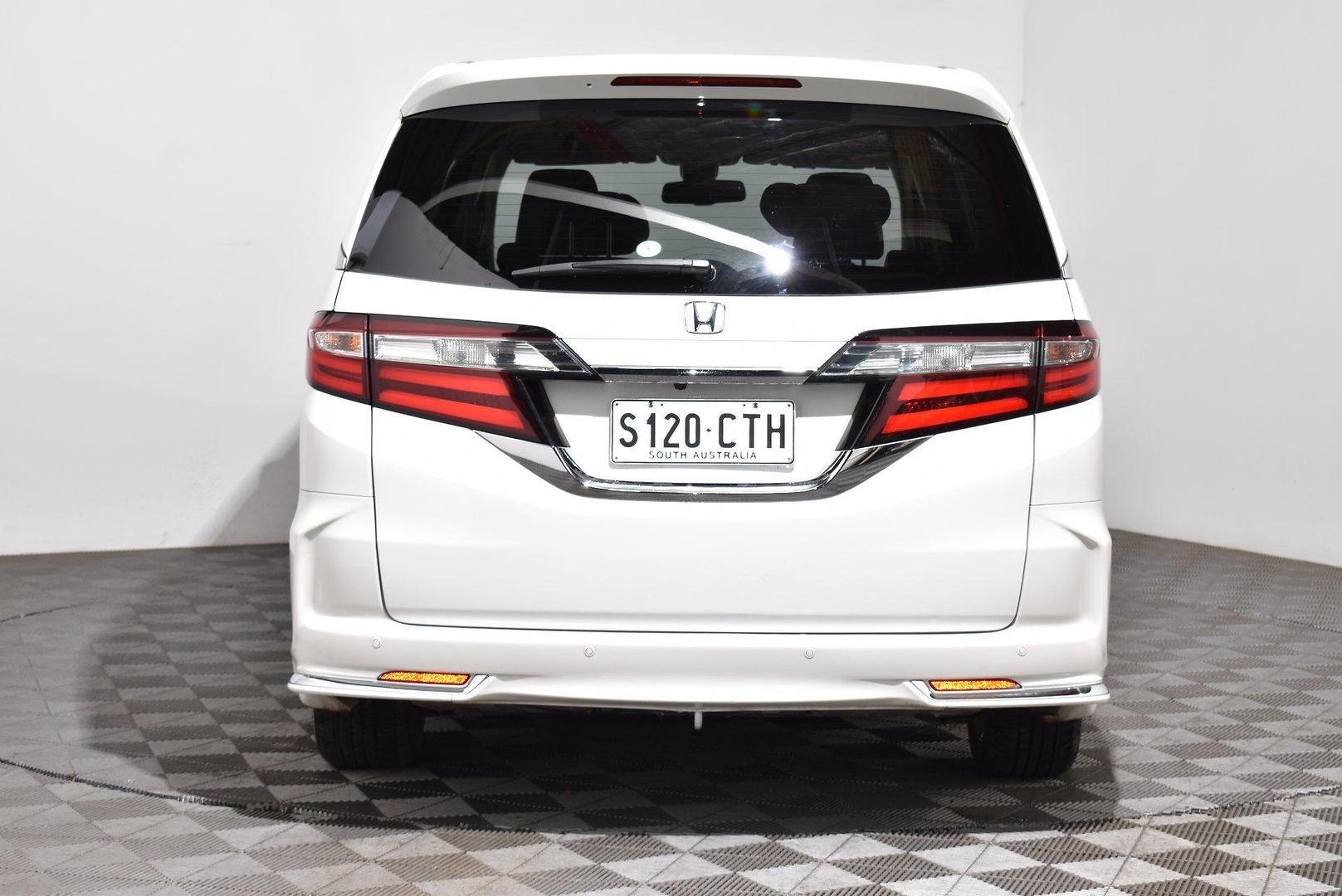 2018 Honda Odyssey VTiL — photo 4