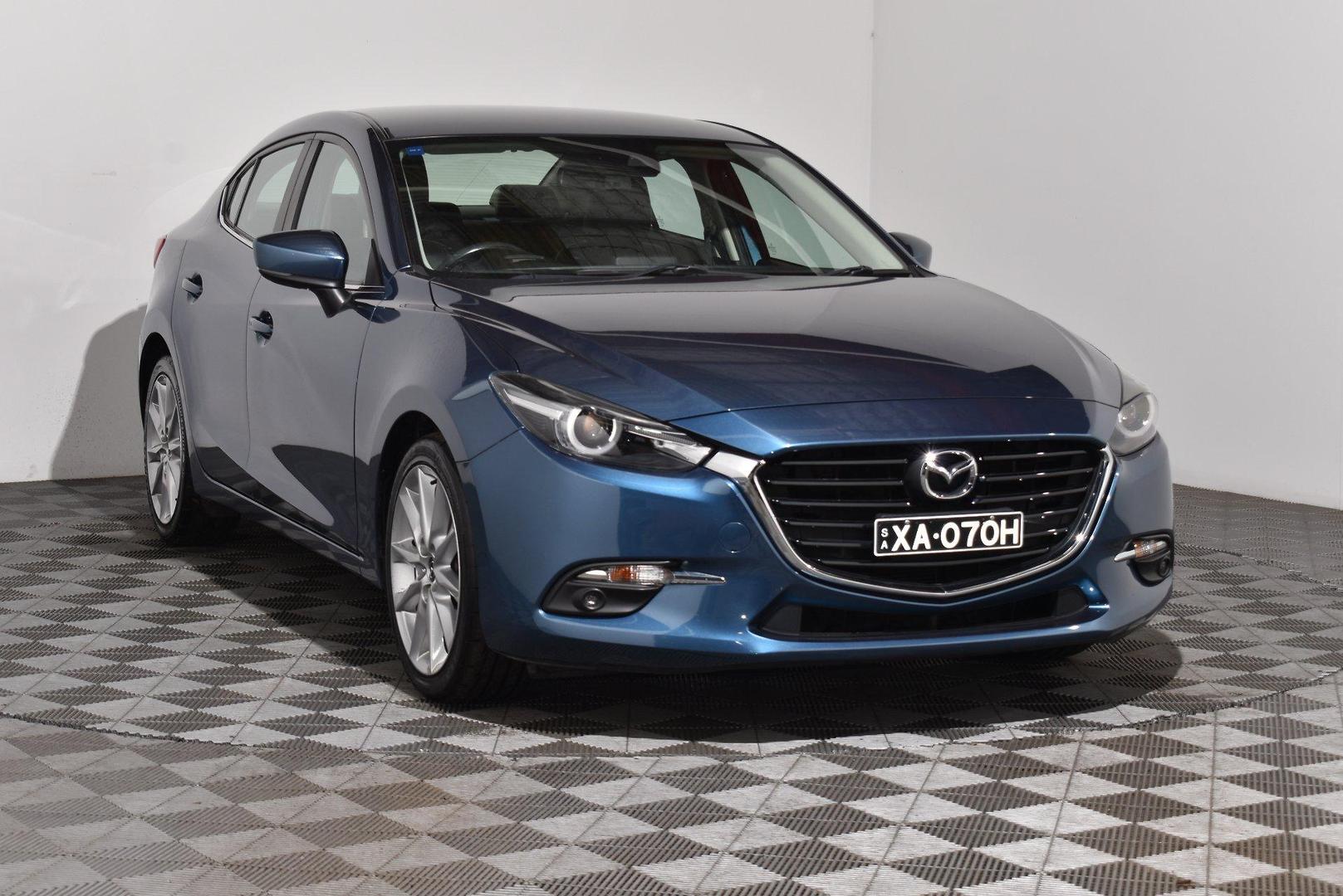 2018 Mazda 3 SP25 GT — photo 1