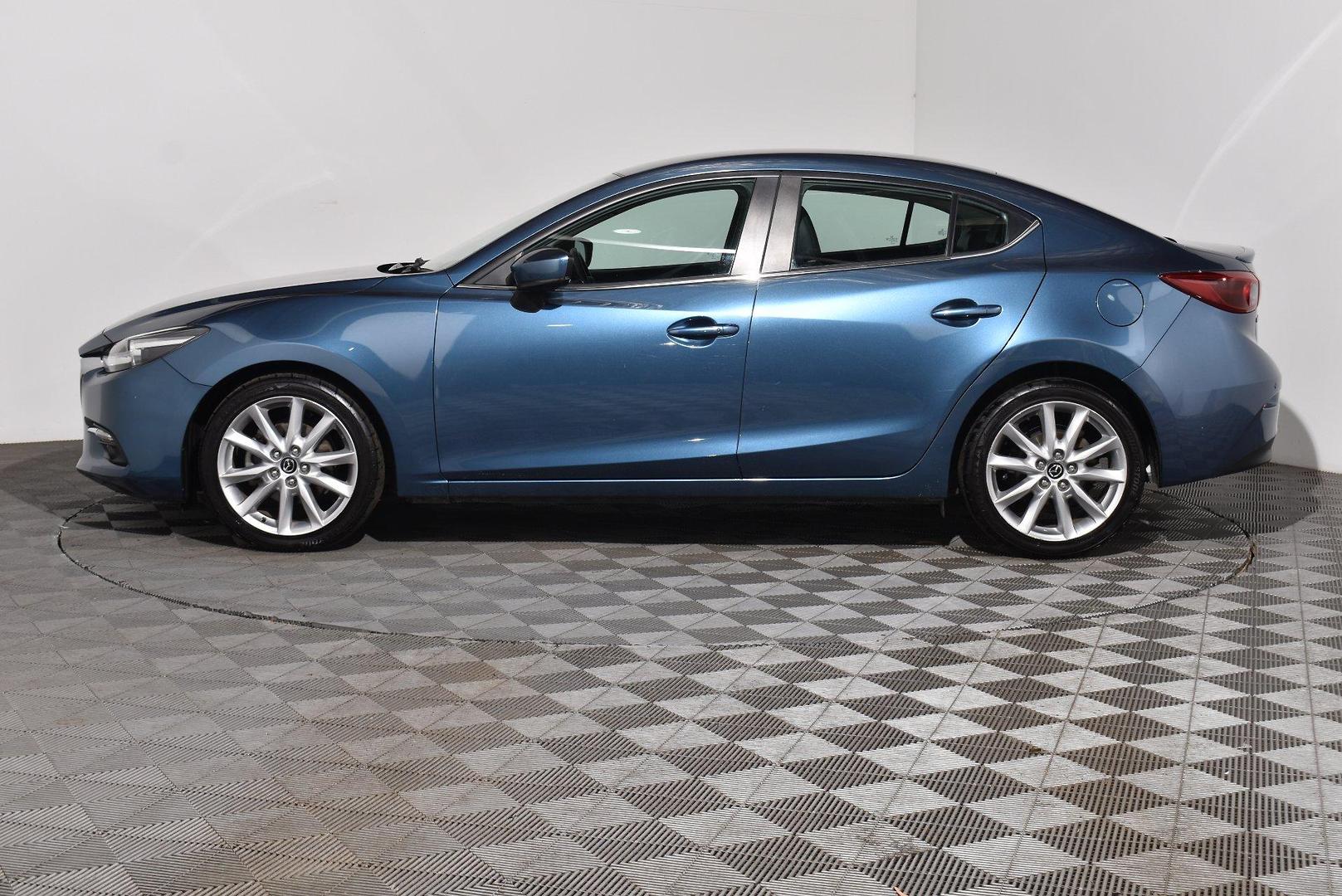 2018 Mazda 3 SP25 GT — photo 11