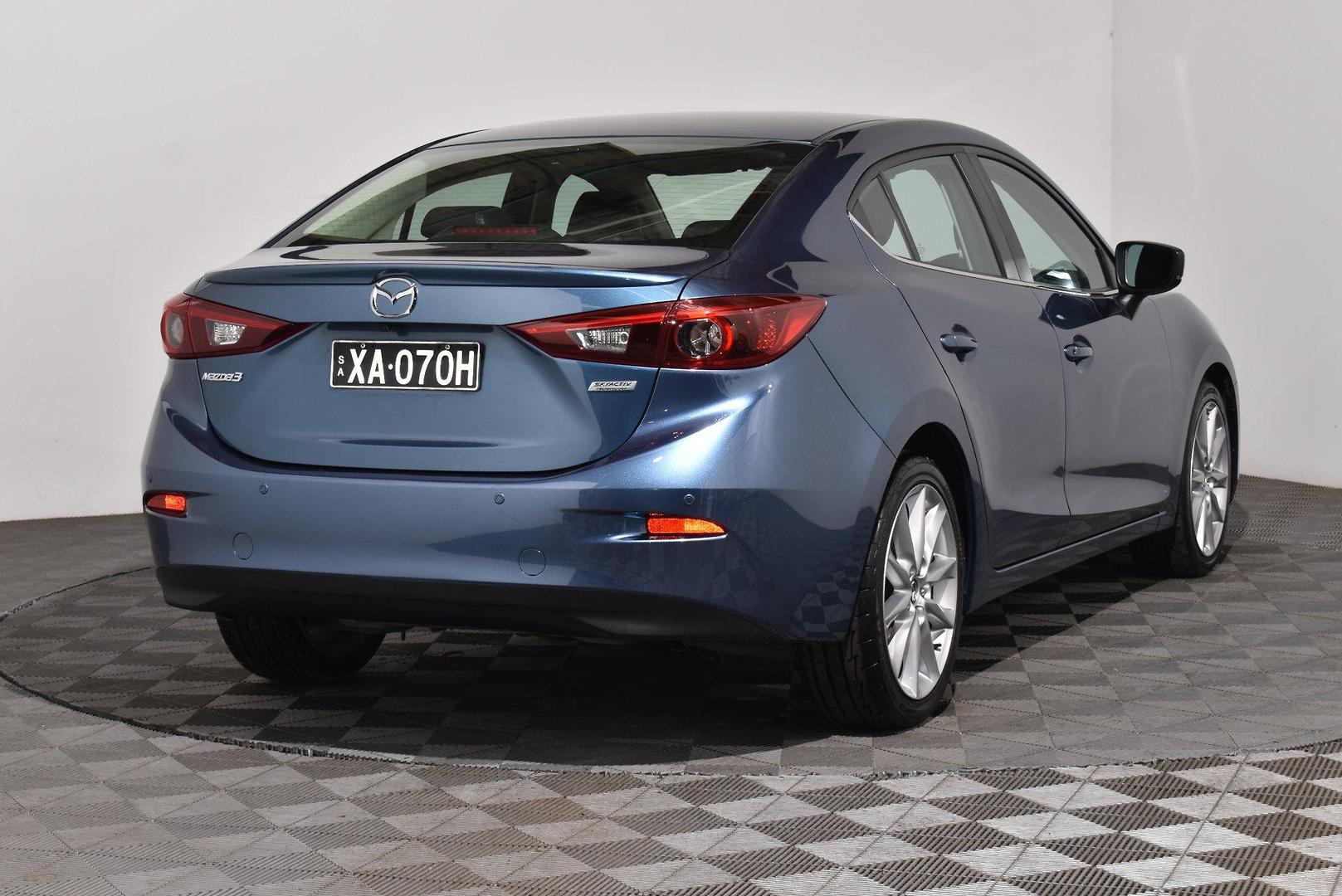 2018 Mazda 3 SP25 GT — photo 14